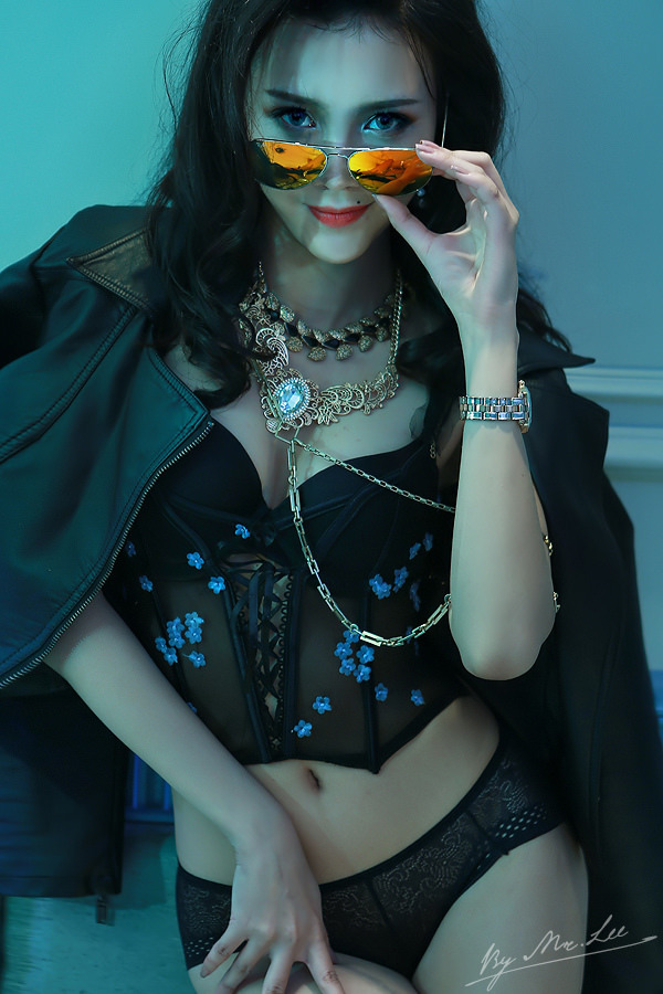 女王免费足恋专区美脚社区调教